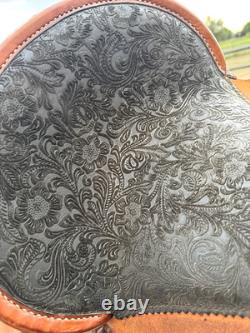 14.5 Horse Tack World Circle Y barrel saddle with spinal relief