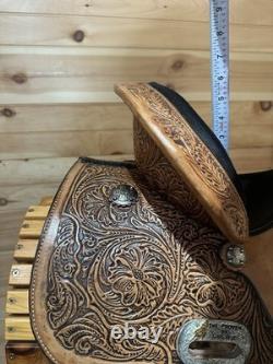 14 Circle Y The Proven Mansfield Western Barrel Saddle Model 6221 (2021 Year) 14 Circle Y The Proven Mansfield Western Barrel Saddle Model 6221 (2021 Year)