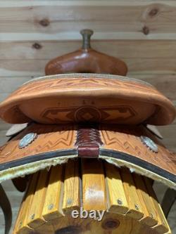 14 Dale Fredericks Saddlesmith Barrel Racing Saddle Model 21544