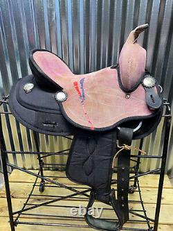 14 King Series Western Saddle Has Paint Stains On Seat