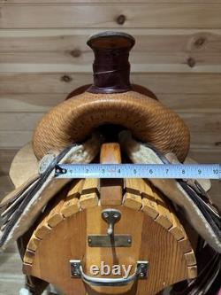 15.5 Bona Allen Western Roping Saddle Model 9233