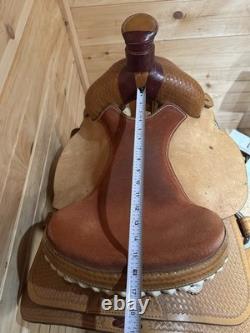 15.5 Bona Allen Western Roping Saddle Model 9233