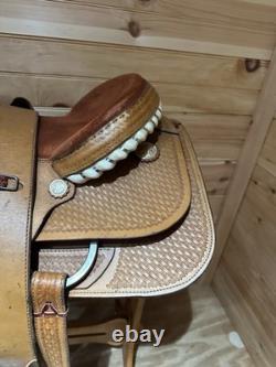 15.5 Bona Allen Western Roping Saddle Model 9233