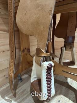 15.5 Bona Allen Western Roping Saddle Model 9233