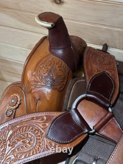 15.5 Circle Y All-Around Roping Western Saddle Model 3767 Includes tack Set