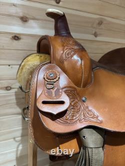 15.5 Circle Y All-Around Roping Western Saddle Model 3767 Includes tack Set