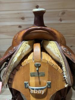 15.5 Circle Y All-Around Roping Western Saddle Model 3767 Includes tack Set