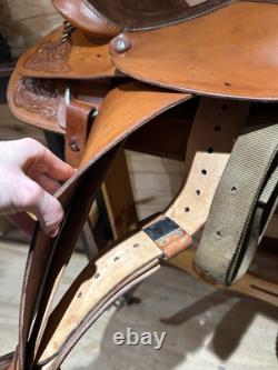 15.5 Circle Y All-Around Roping Western Saddle Model 3767 Includes tack Set