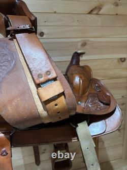 15.5 Circle Y All-Around Roping Western Saddle Model 3767 Includes tack Set