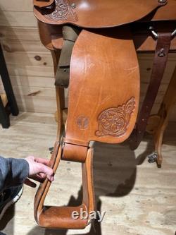 15.5 Circle Y All-Around Roping Western Saddle Model 3767 Includes tack Set