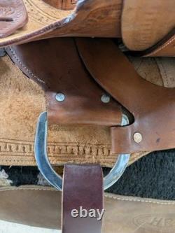 15.5 Inch Used Silver Royal Western Pleasure Saddle 886-8378