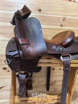 15.5 McCall Cowhorse Western Saddle Model 690 1203