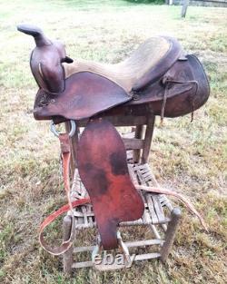 15.5 Padded Western Saddle. Looks Complete