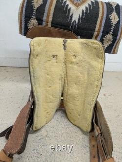 15.5 Used 3 Bar Western Show Saddle 1030-10860 Classic Leather Show Saddle