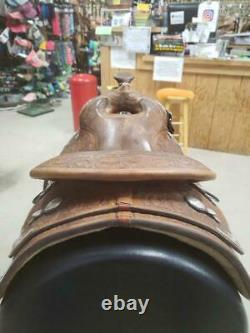 15.5 Used Blue Ribbon Western Show Saddle 56-194