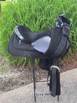 15 CHISHOLM TRAIL Black Light Weight Leather & Cordura Western Saddle CLEAN