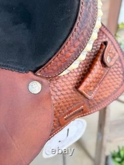 15 Circle G Barrel Saddle- Deep Seat, Western, Semi-QH Bars