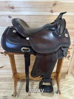 15 Circle Y Arabian Western Trail Saddle Model 2141