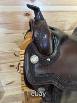 15 Circle Y Arabian Western Trail Saddle Model 2141