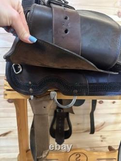 15 Circle Y Arabian Western Trail Saddle Model 2141
