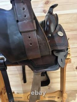 15 Circle Y Arabian Western Trail Saddle Model 2141