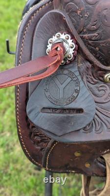 15 Circle Y Western Saddle