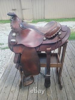 15 Circle Y Western Saddle. Vintage. 8 Gullet