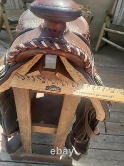 15 Circle Y Western Saddle. Vintage. 8 Gullet