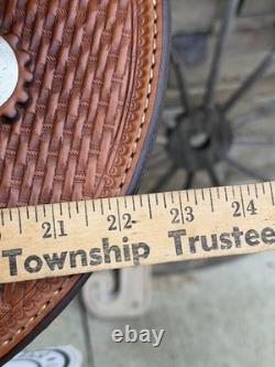 15 Crates Roundskirt Barrel Saddle- Deep Seat, Western, Basket Weave