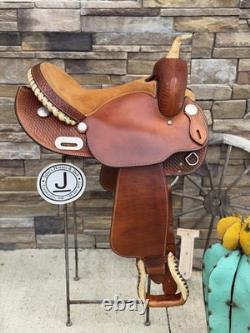 15 Crates Roundskirt Barrel Saddle- Deep Seat, Western, Basket Weave 15 Crates Roundskirt Barrel Saddle- Deep Seat, Western, Basket Weave