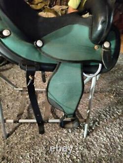 15'' Green Abetta classic round skirt Western barrel/trail saddle