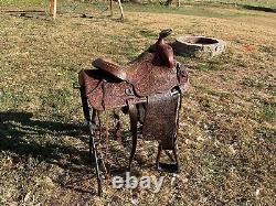 15 Longhorn Western Saddle