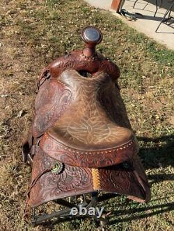 15 Longhorn Western Saddle