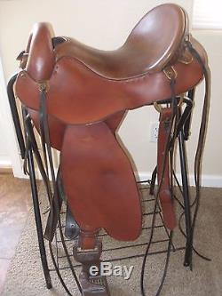 15 Steele Mountaineer Endurance/ Trail Saddle EXCELLENT lightly used condition