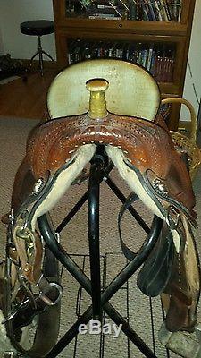 15 Triple Creek barrel saddle