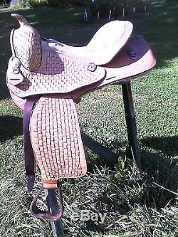 15 USED WESTERN TRAIL or PLEASURE HORSE SADDLE with TRIM on HORN