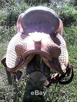 15 USED WESTERN TRAIL or PLEASURE HORSE SADDLE with TRIM on HORN