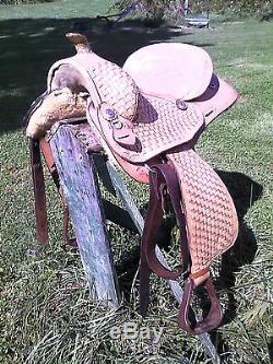 15 USED WESTERN TRAIL or PLEASURE HORSE SADDLE with TRIM on HORN
