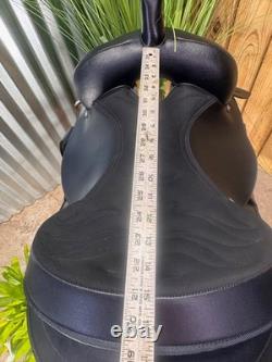 15 WINTEC Light Weight ROUND SKIRT Western Saddle Black Demo Model