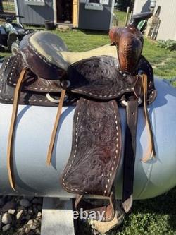 15 buckstitch saddle