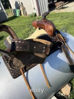 15 buckstitch saddle