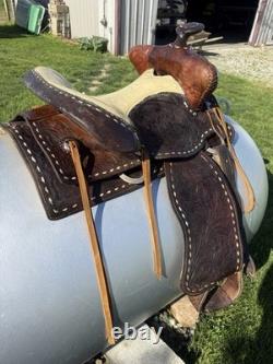 15 buckstitch saddle