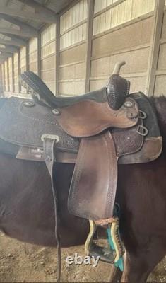 15 in Barrel Saddle 7in Gullet
