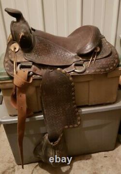 15 inch Black Western Studded parade saddle with Tapederos