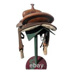 15 inch Used FABTRON Round Barrel Skirt Trail Saddle Light Weight Western Saddle