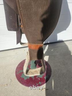 15 inch Used FABTRON Round Barrel Skirt Trail Saddle Light Weight Western Saddle