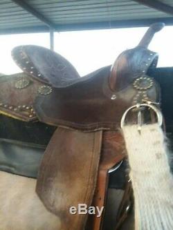 15 inch dark oil western barrel saddle