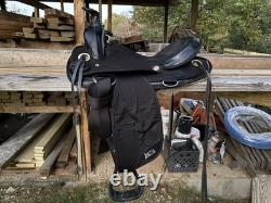 16'' Abetta Black Western Endurance Trail Saddle + Tough1 Hunter Green Pad