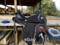16'' Abetta Black Western Endurance Trail Saddle + Tough1 Hunter Green Pad