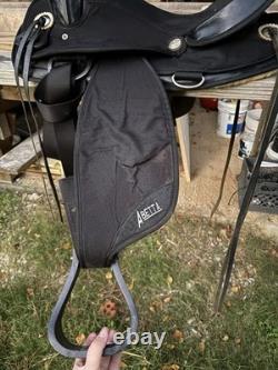 16'' Abetta Black Western Endurance Trail Saddle + Tough1 Hunter Green Pad